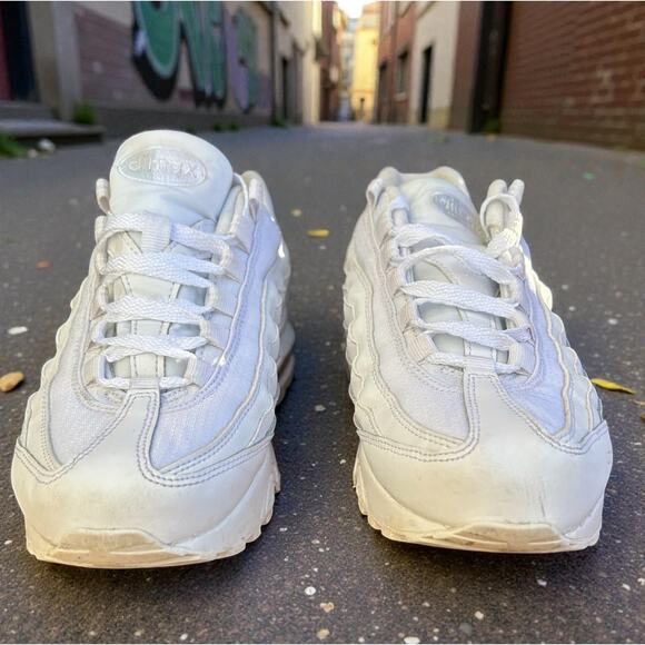 Nike Air Max 95 Triple White GS Youth Size 5.5Y - Picture 4 of 8